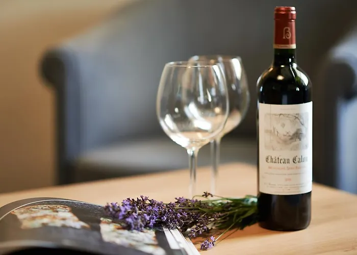 Hotell Hotel Lekker 3*